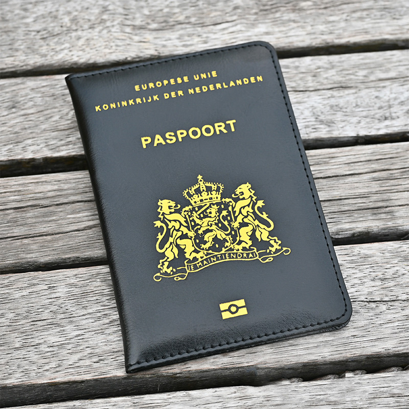 Travel Essentials Niederlande  – Leather Passport Cover Bewertung und Preis